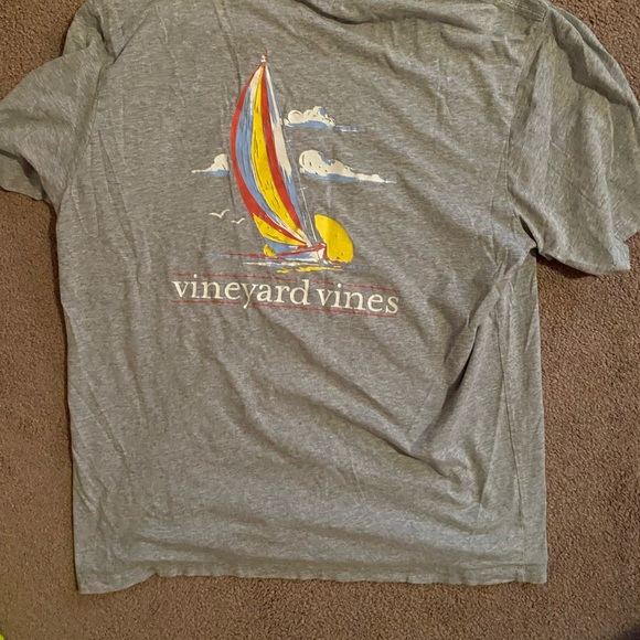 Vineyard vines shirt - Picture 2 of 2
